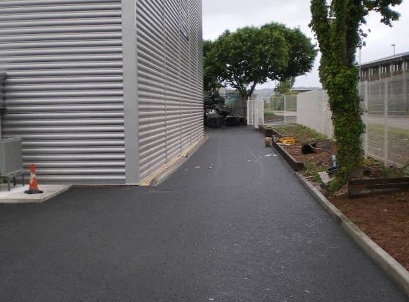 Industrial road surfacing for heavy vehicles