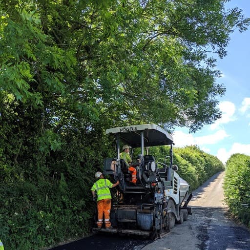 Emergency road repair services in Devon